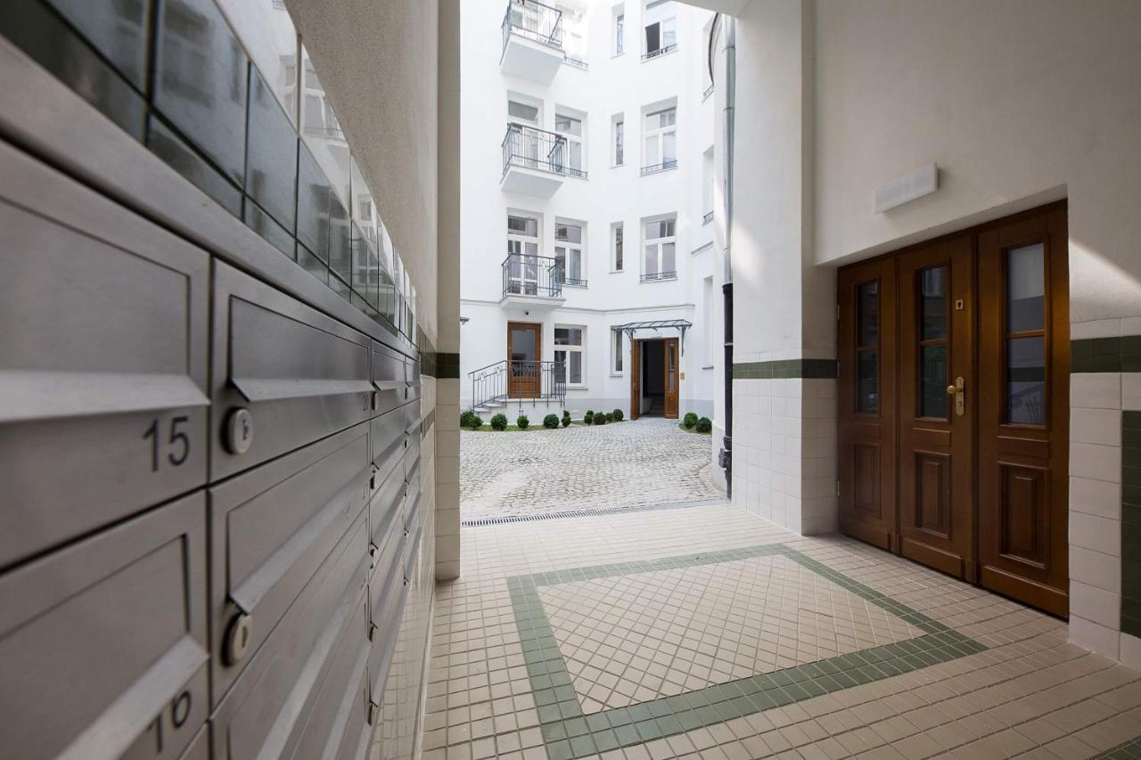4 Eco Apart Chateau Jagiellonska 22 Warszawa Old Town Exterior photo